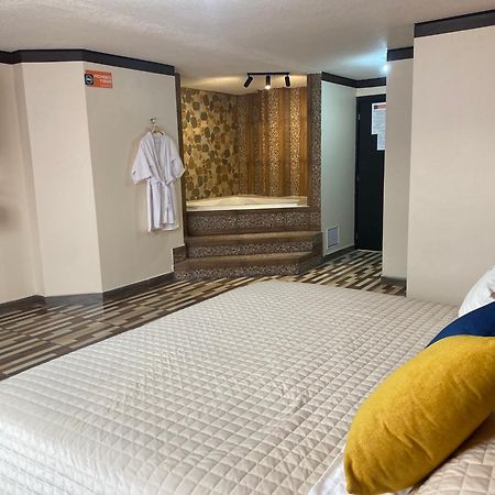 Hostal Guayllabamba Quito Buitenkant foto