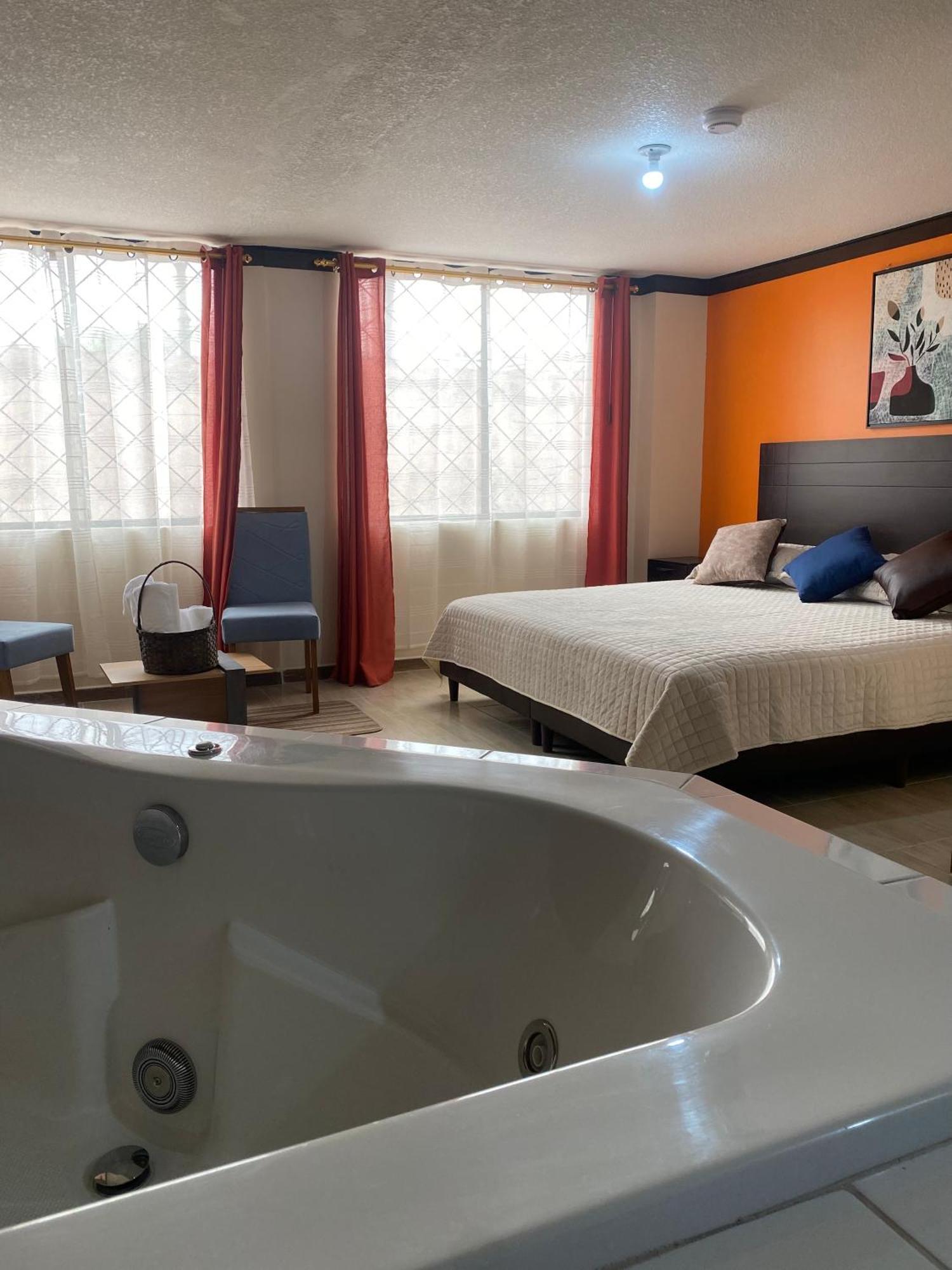 Hostal Guayllabamba Quito Buitenkant foto